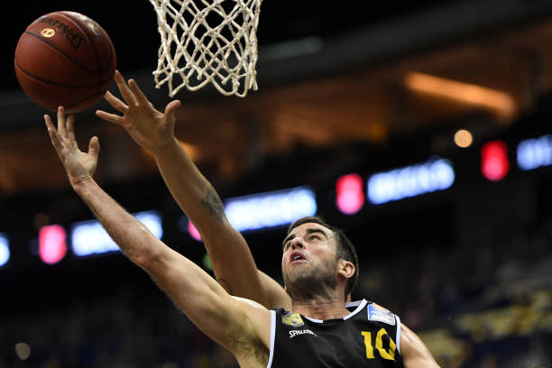 该球队通过 该球队通过