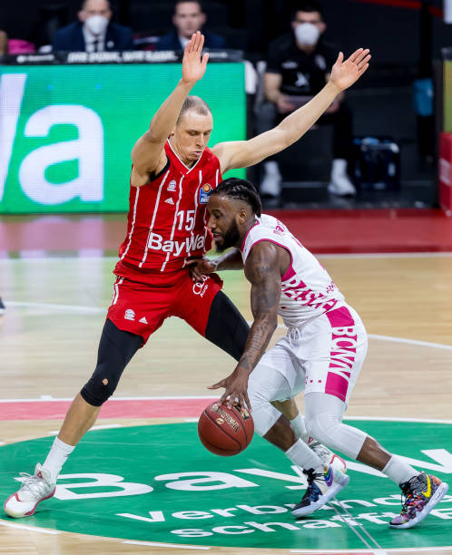 映了一个现 映了一个现